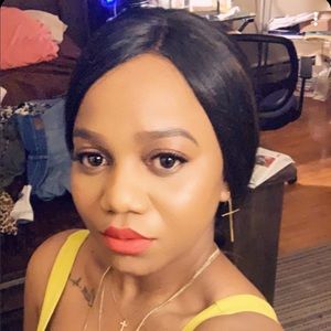 Meet your Posher, Ana